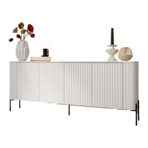 Elegantti valkoinen uurrettu lipasto, 190 cm VICTORIA